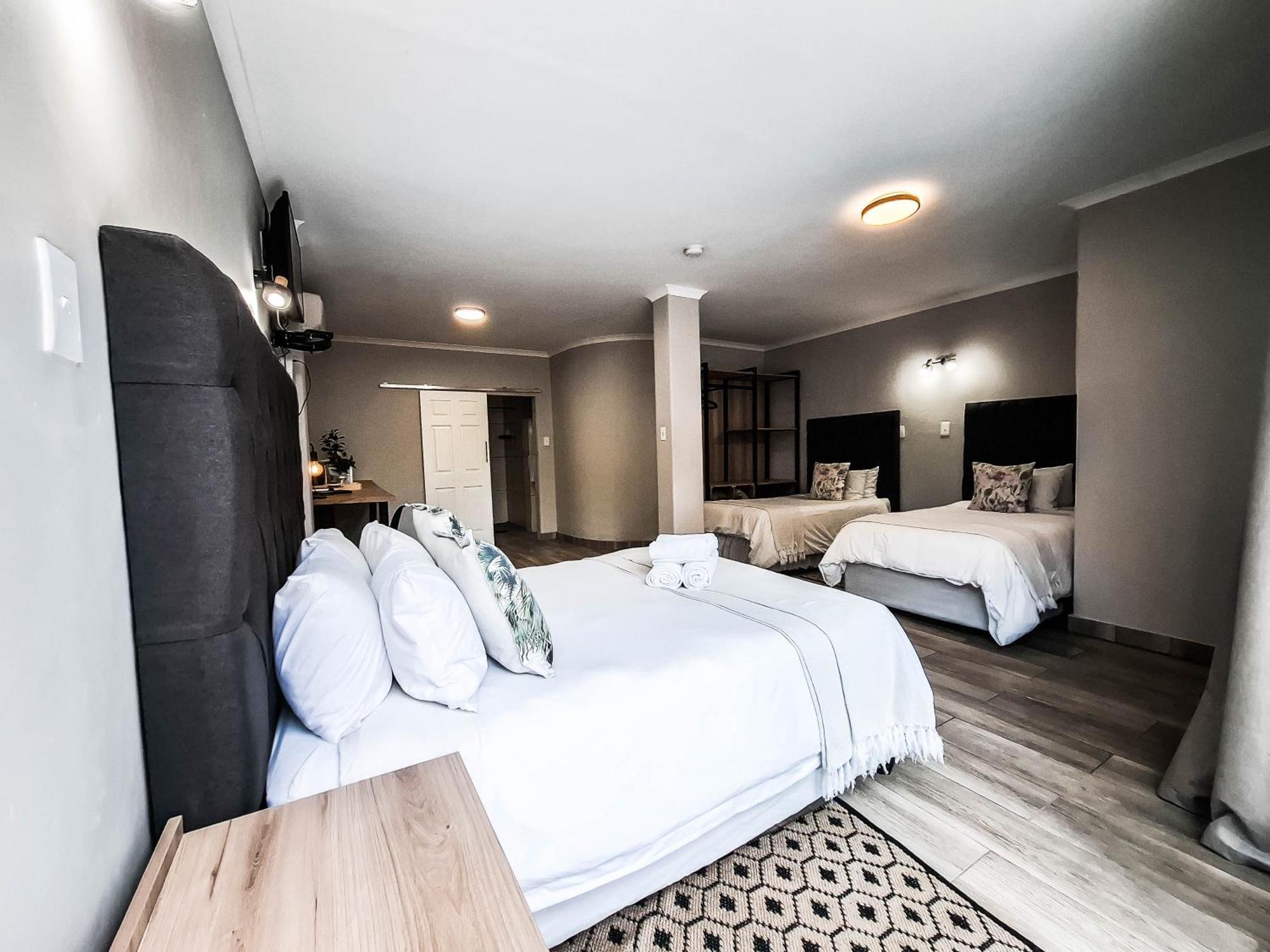 B At Home Guest House Piet Retief Bagian luar foto
