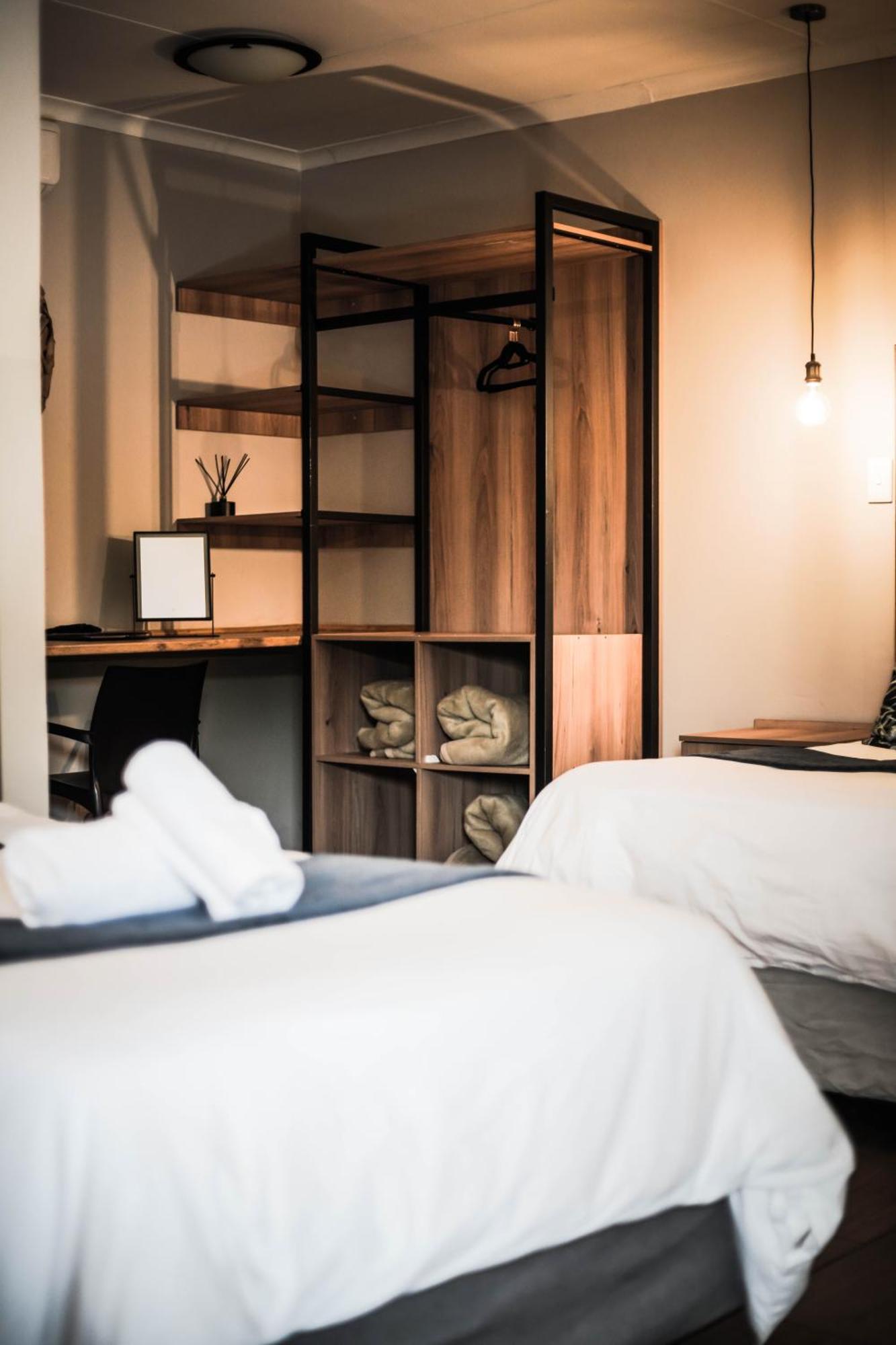 B At Home Guest House Piet Retief Bagian luar foto