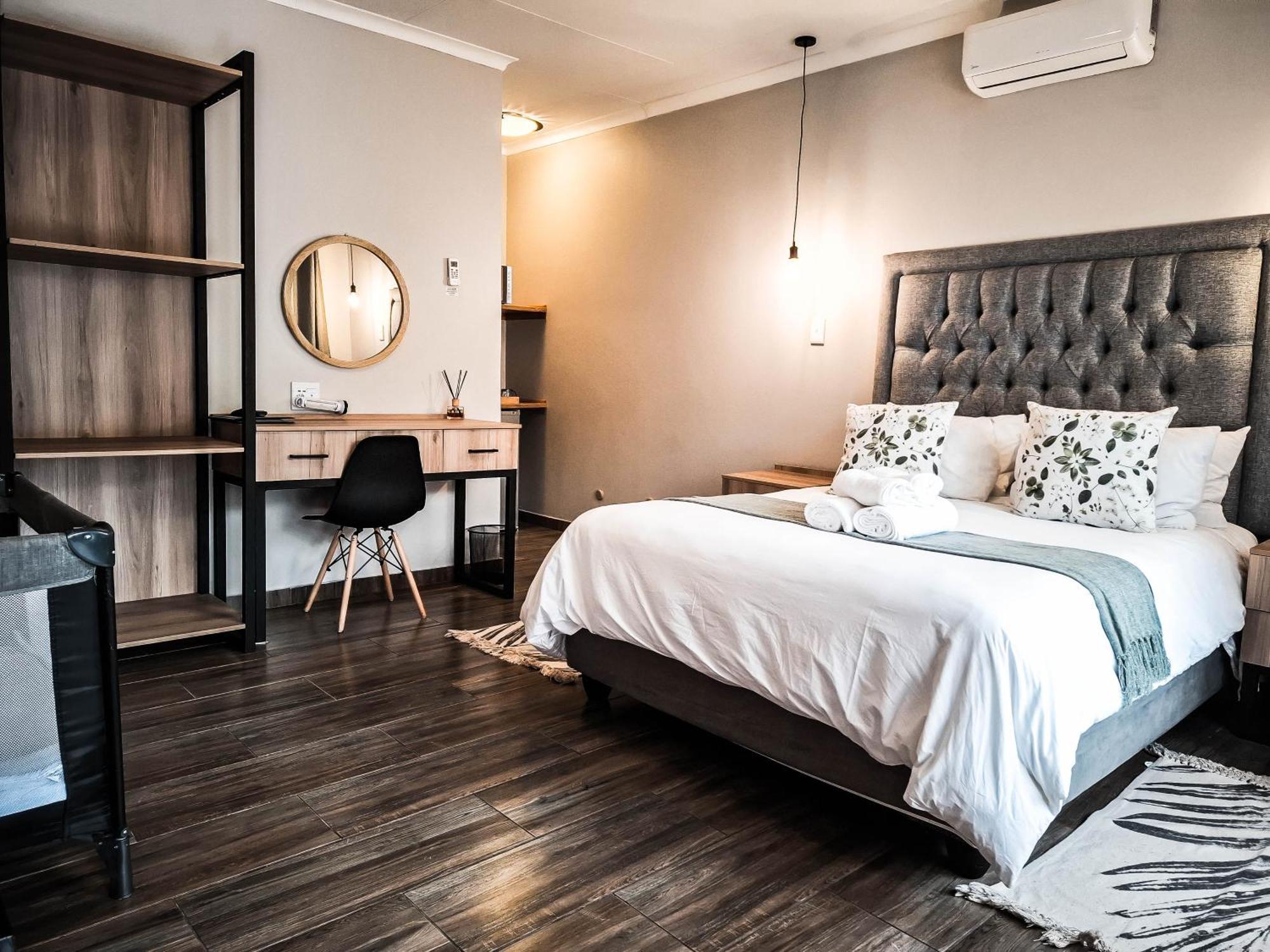 B At Home Guest House Piet Retief Bagian luar foto