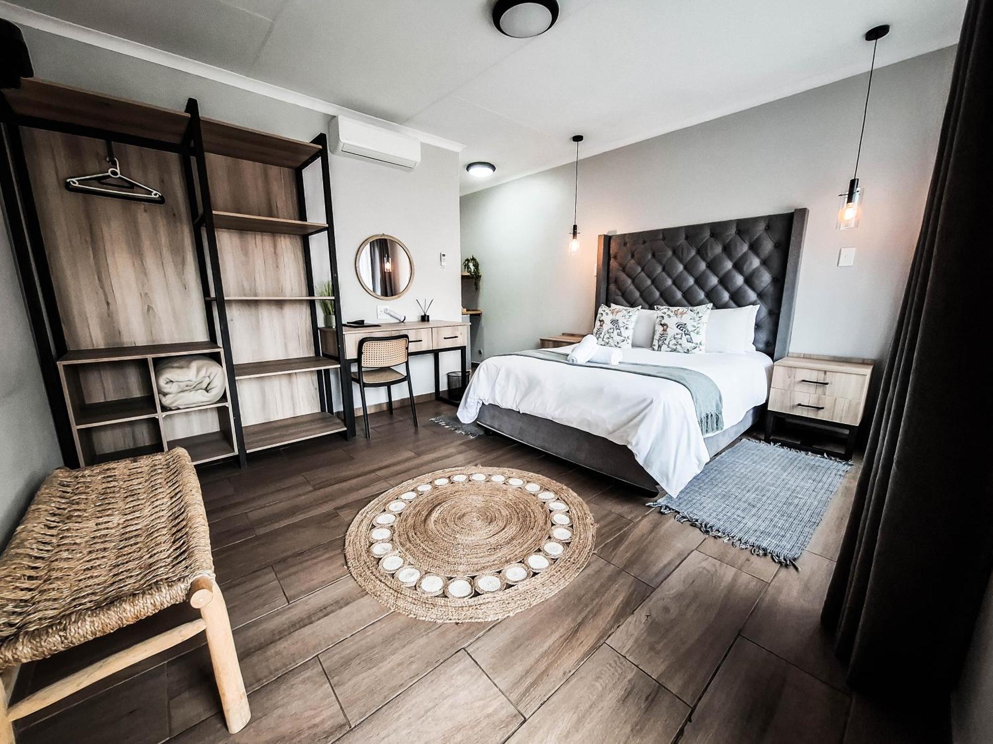 B At Home Guest House Piet Retief Bagian luar foto