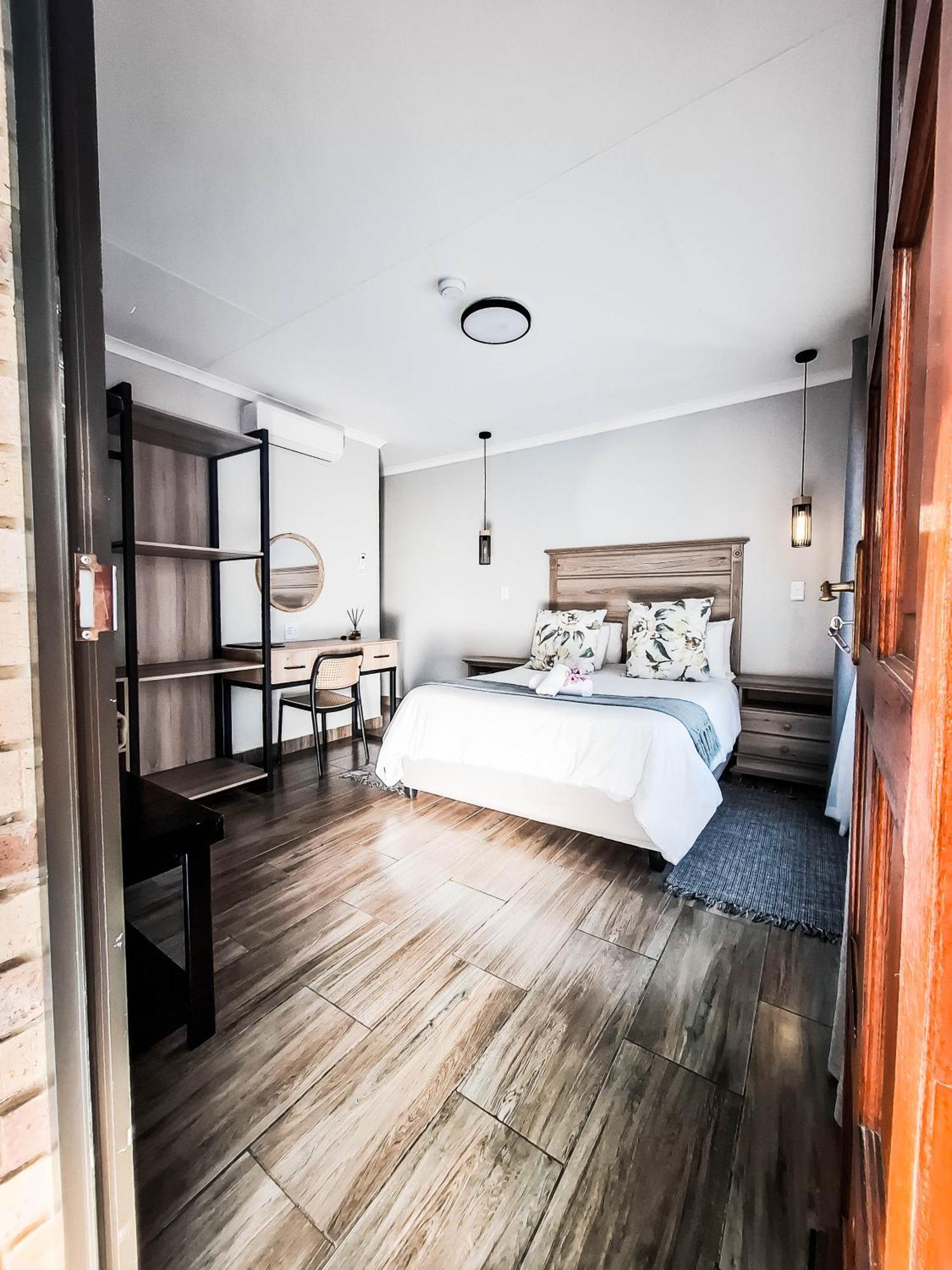 B At Home Guest House Piet Retief Bagian luar foto