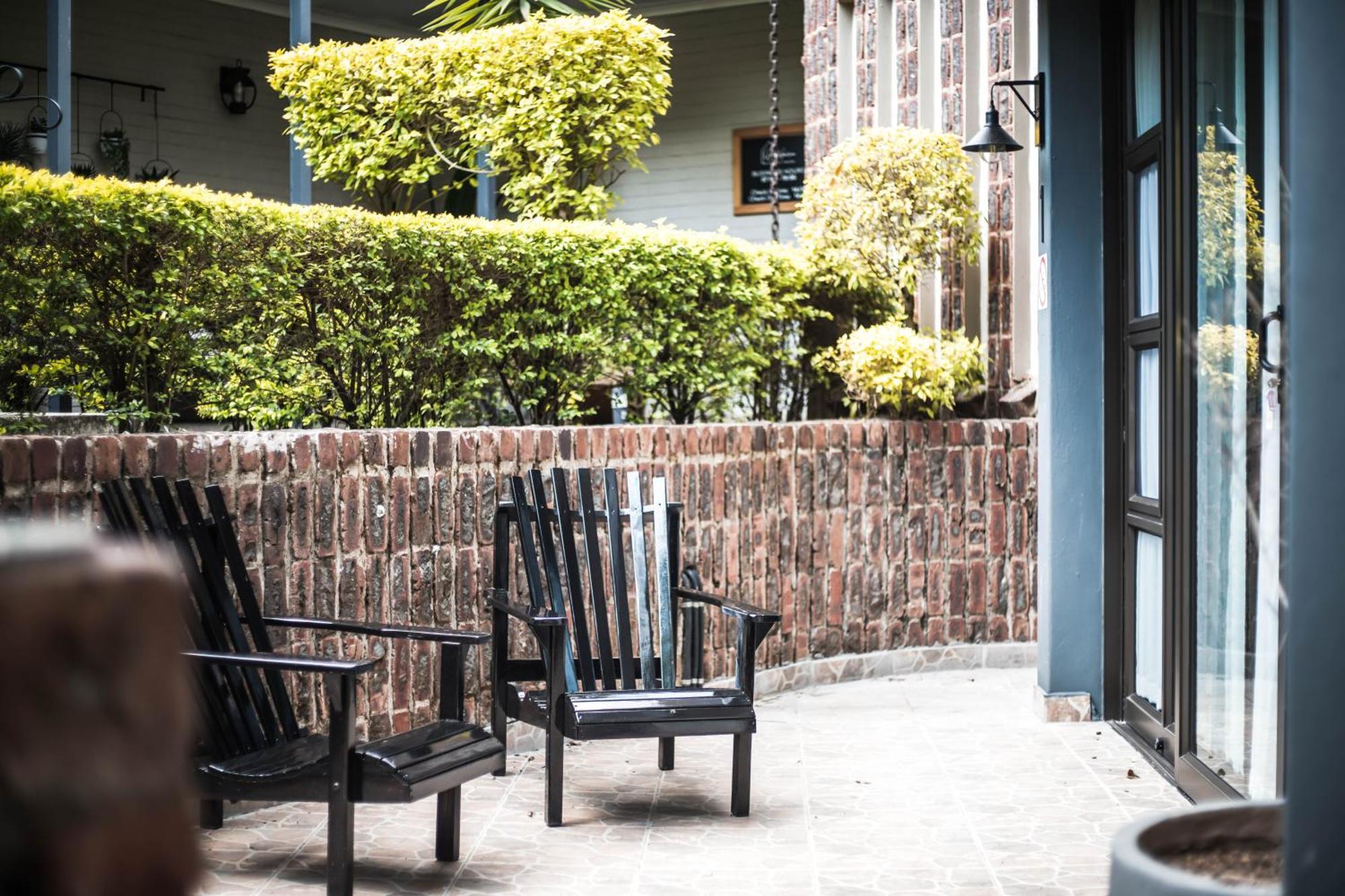 B At Home Guest House Piet Retief Bagian luar foto