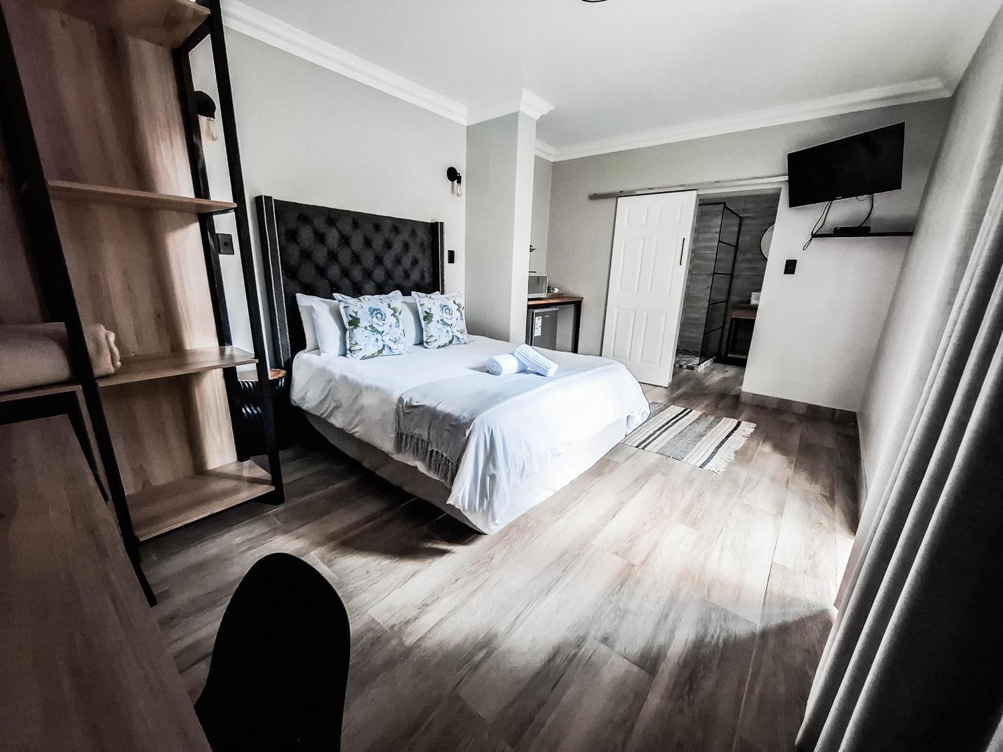 B At Home Guest House Piet Retief Bagian luar foto