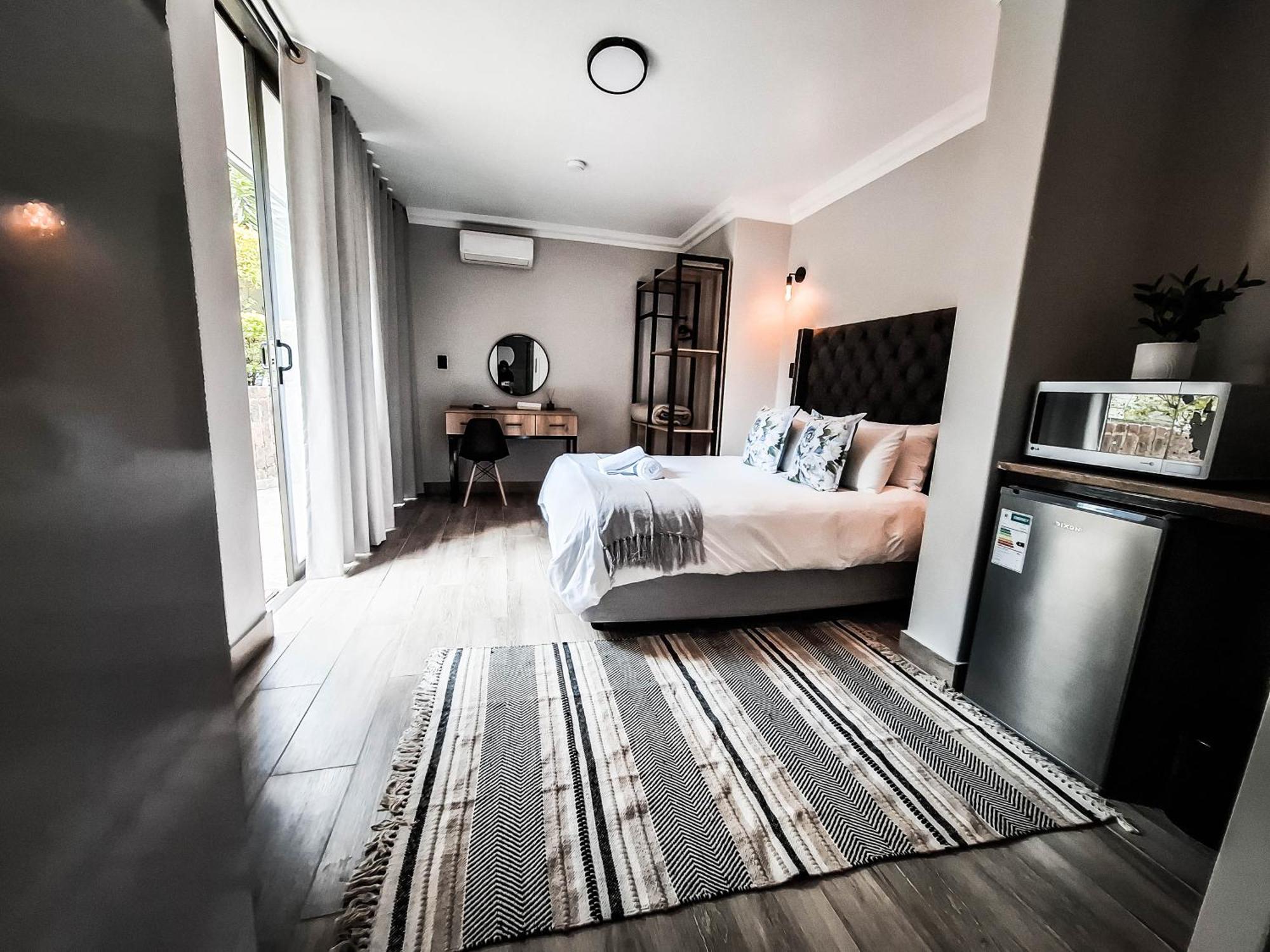 B At Home Guest House Piet Retief Bagian luar foto