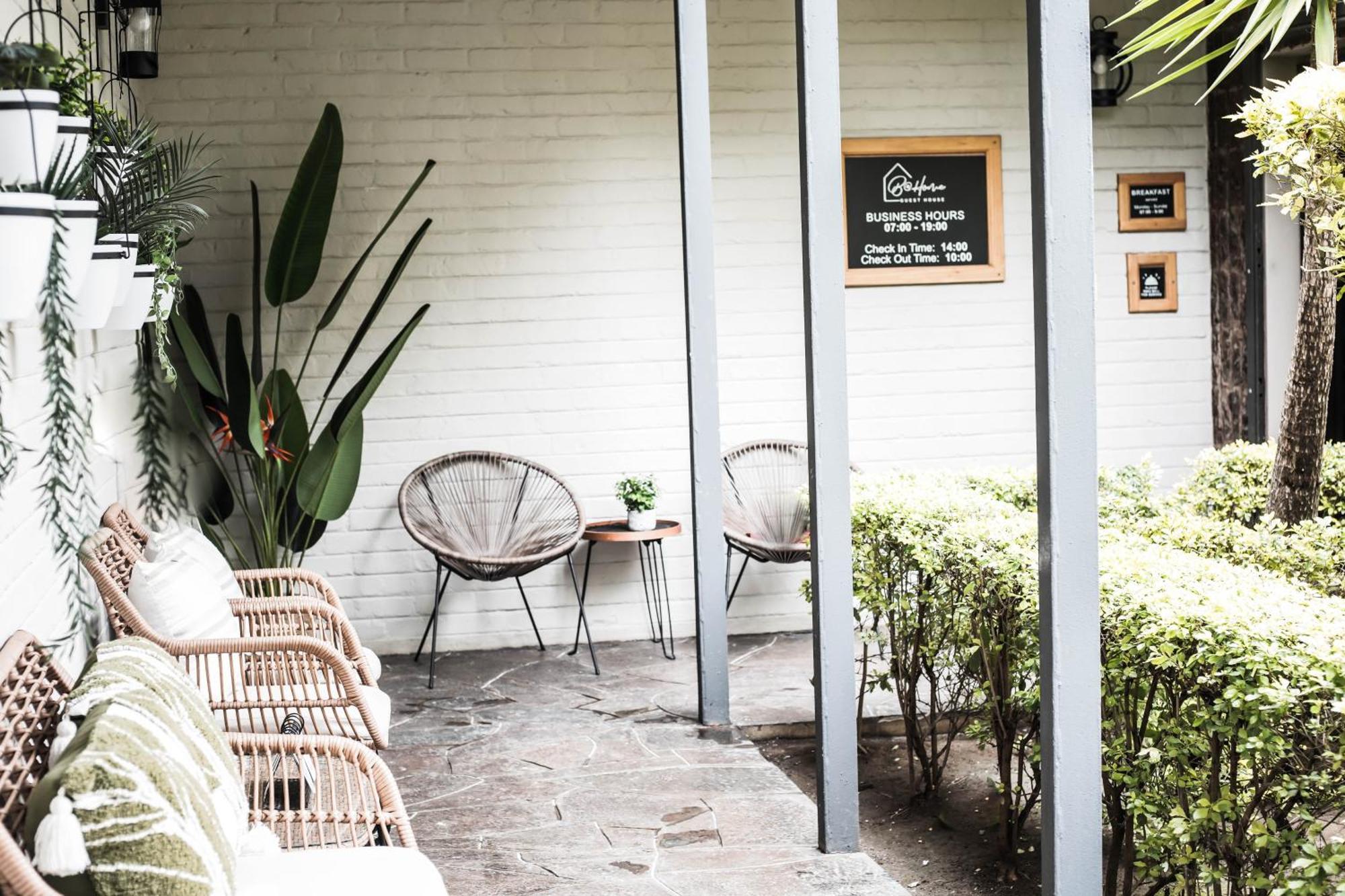 B At Home Guest House Piet Retief Bagian luar foto