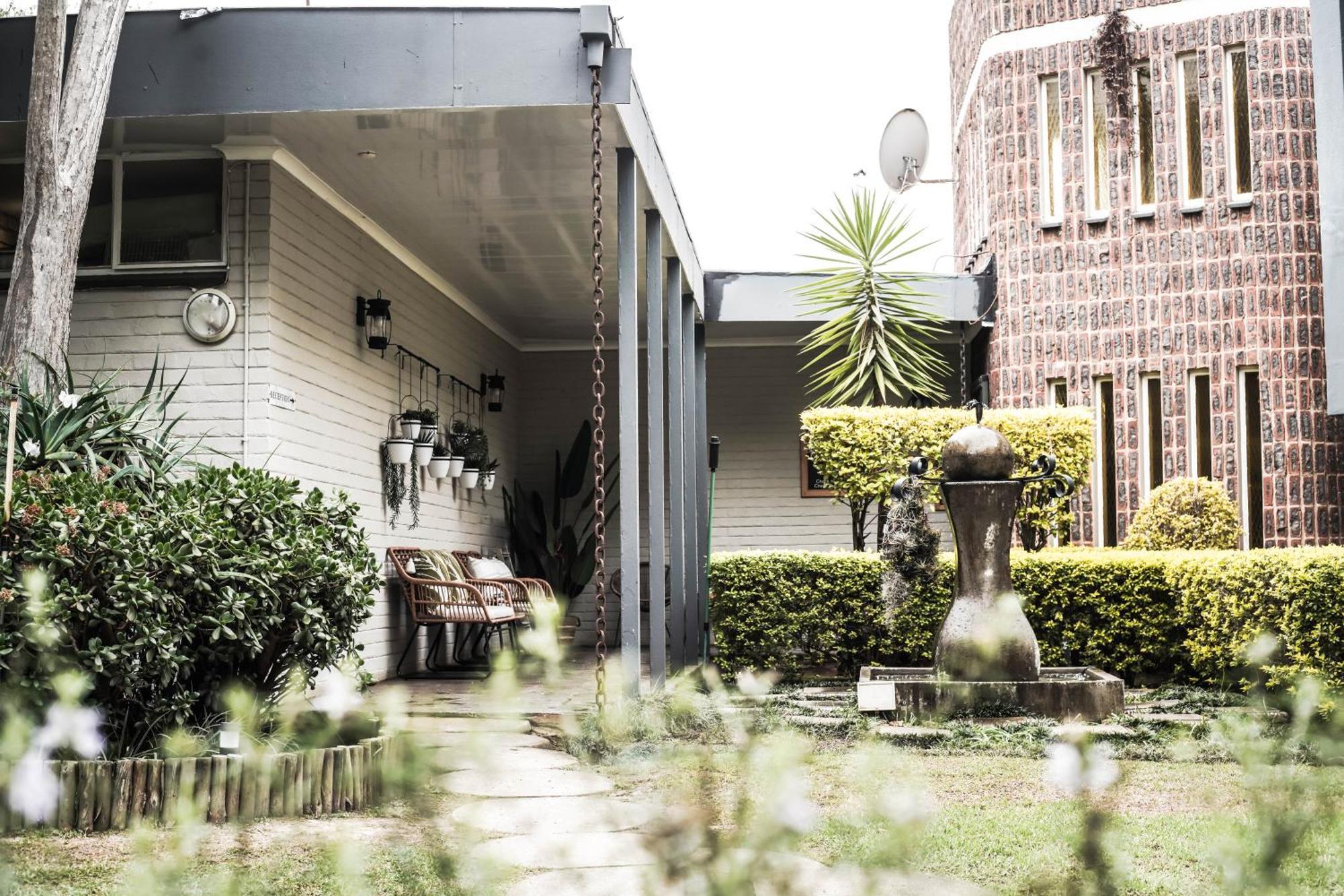 B At Home Guest House Piet Retief Bagian luar foto